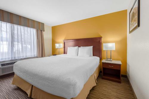 King Suite - Second Floor image 3