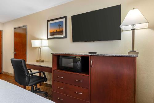 King Room - Disability Access image 3