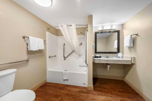 King Room - Disability Access image 4