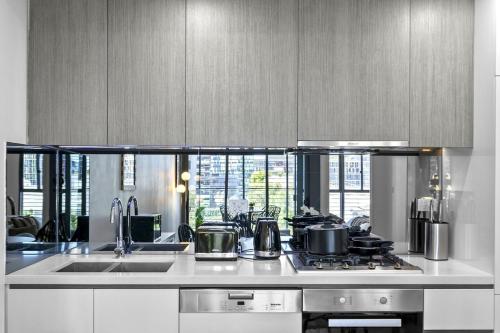 Modern Getaway in Waterloo