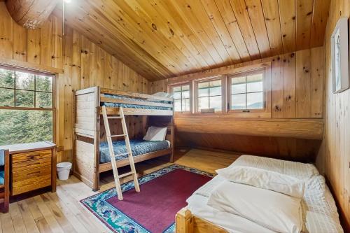 Eaglet Log Home Eaglet Log Home