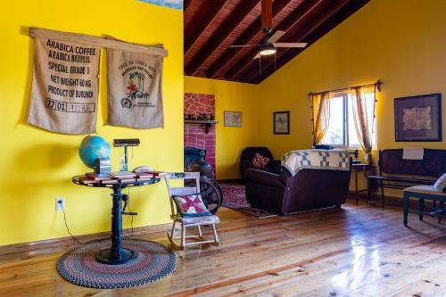 Eureka Home in Parrot Tree