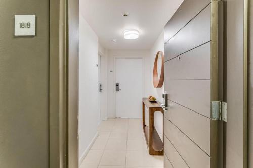 Coconut Grove Bayview unit Parking Included - image 2