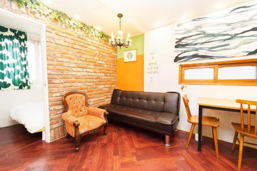 2 - Gu&Anne House Seoul Hongdae Stn 5rooms,4bathroom