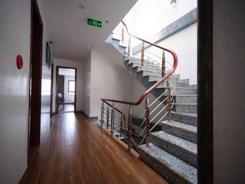 A12 Hotel – Halong, DC