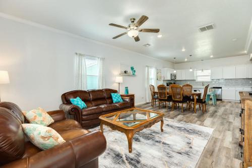Great Ocean View Steps to Beach in Surfside Beach (TX)