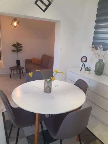 Apartments by the sea Brist Makarska - 11039 - image 2