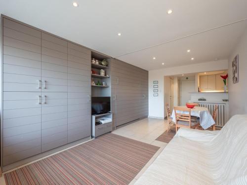 Studio in Duinbergen with Sea Views, Knokke-Heist (photo 5)