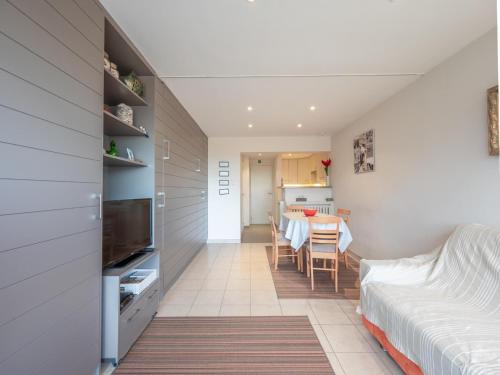 Studio in Duinbergen with Sea Views, Knokke-Heist (photo 4)