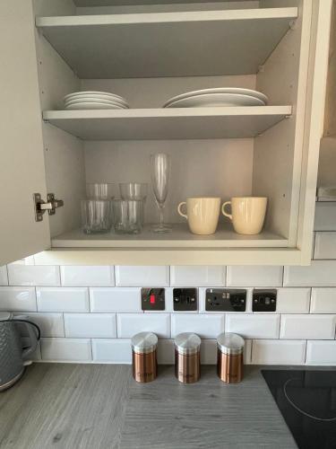 Welcome rooms 55b- Self Check-In whole apartment FULLY REFURBISHED, Swindon (photo 11)