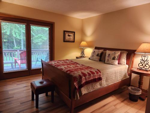 FC14 Slopeside Bretton Woods cottage with AC large patio and private yard Walk to slopes FC14 Slopeside Bretton Woods cottage with AC large patio and private yard Walk to slopes