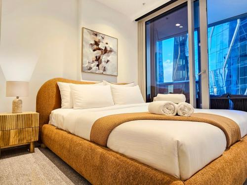 Bright & Stylish Apt In Best Location w Pool & Gym, Melbourne (photo 3)