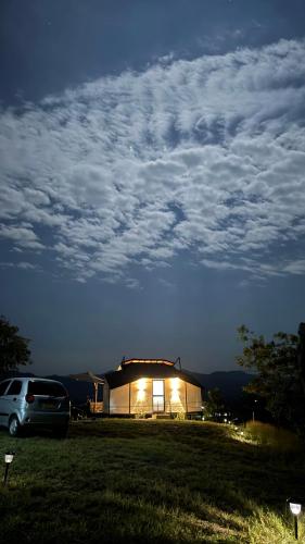 Green Valley a 5 min de Xielo Paracaidismo,la pista secreta y Paintball rural Leticia in Ricaurte