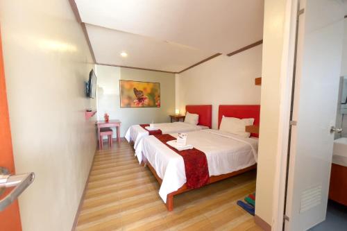 Red Apple Hotel and Resort San Juan Batangas Room Type - Family Room