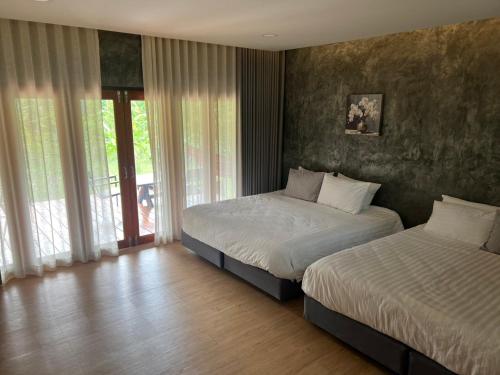 maksaihomestay near Thai sea