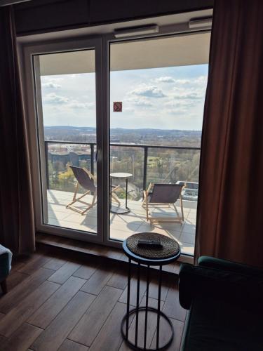 Varanda/terraço, 15 PIĘTRO Osiedle Nowe Tysiąclecie- super widok z okna- parking w hali (APARTAMENT W CHMURACH- 15 PIETRO OSIEDLE TYSIACLECIA- prywatny parking- wielki taras z widokiem na z) in Osiedle Tysiaclecia