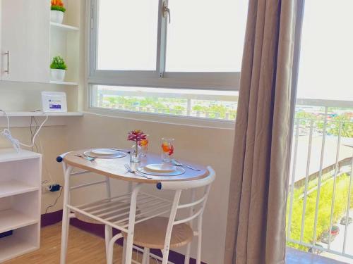Studio Condo with Ocean View at the Balcony with Strong Wifi and Netflix, Pontud (zdjęcie 10)