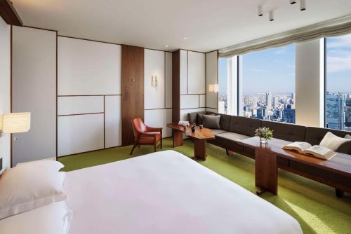 King Room with Bay View image 6