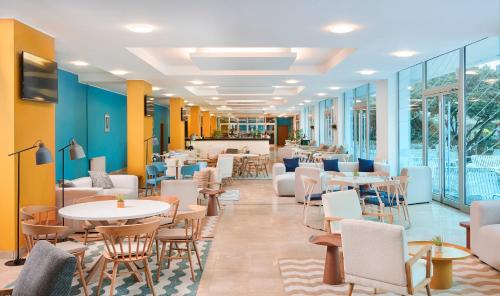 ผับ/เลาจน์, Magal Maradiso Hotel by Aminess in ยิวิเซ