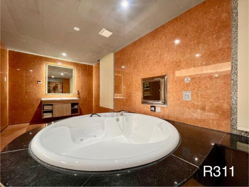 Bathroom, Holiday Motel - Wunjhong Branch in Rende District