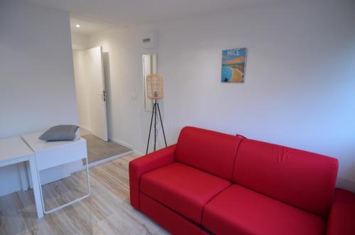STUDIO CASSIN - next to tramway line 2 near airport 4