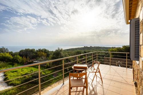 Villa Eleni - Private Pool Bliss near Kardamili