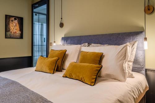 GuestHost - Brera Exclusive and Central Suites, Milano (foto 9)