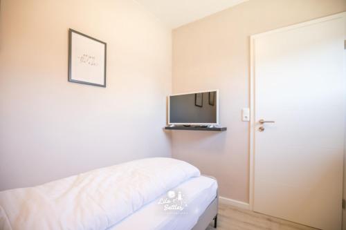 Apartment with Balcony image 8