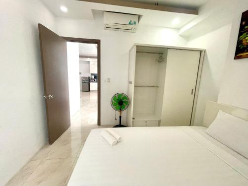 Two-Bedroom Apartment with Ocean View image 6
