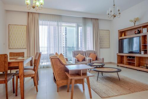 3BR Haven with Burj Views by MagnoliasVHR, Dubai (photo 6)