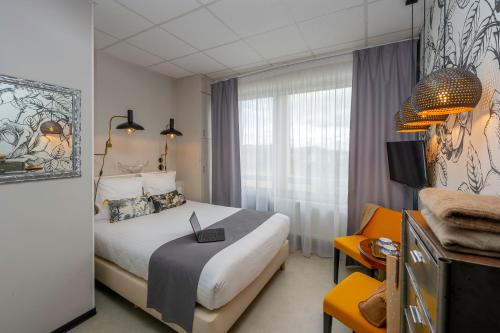 room detail thumbnail 1