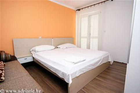 Two-Bedroom Apartment (6 Adults)