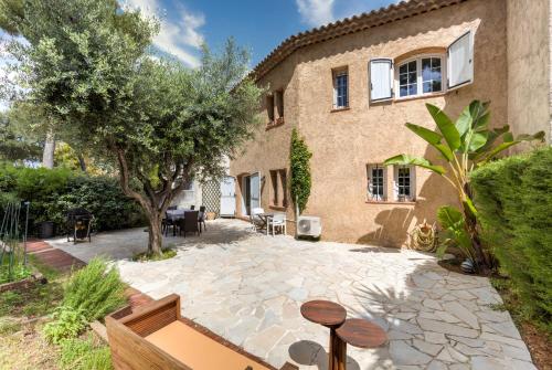 Villa in Antibes domain with tennis and pools, Antibes (foto 8)