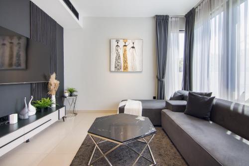 Elegant 4 bedrooms plus maid Villa in the Heart of Dubai Hills, Дубай (фото 3)