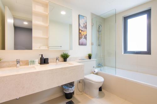 Elegant 4 bedrooms plus maid Villa in the Heart of Dubai Hills - image 5