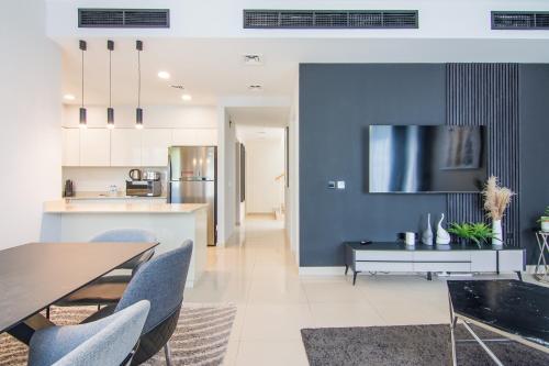 Elegant 4 bedrooms plus maid Villa in the Heart of Dubai Hills, Дубай (фото 5)