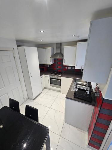 Very cosy 3 bedroom house close to city in Foleshill