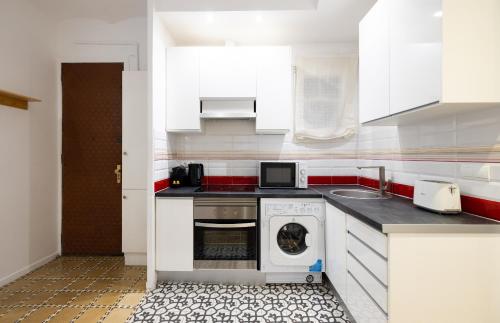 Stay U-nique Apartments Radas near มงจูซ