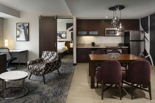 2 bedrooms, 3 beds