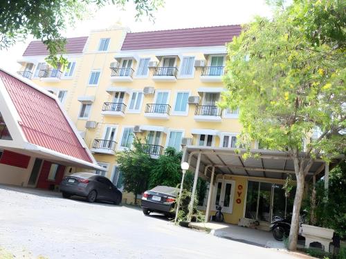 OYO 75429 '101 Place Navanakorm' - 숙소 외관
