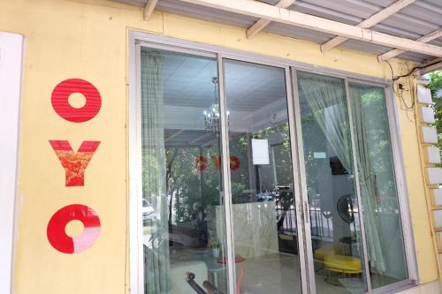 OYO 75429 '101 Place Navanakorm' - 주변 환경