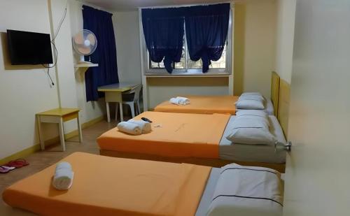 room detail thumbnail 2
