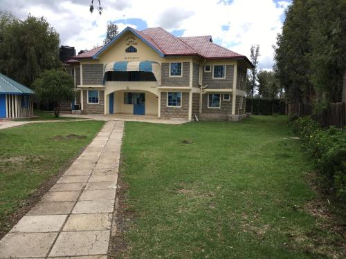 Camp George Guest Lodge in 納紐基