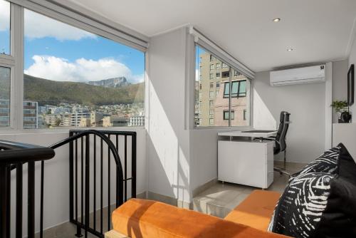 Stylish Sea Point Apartment - image 4