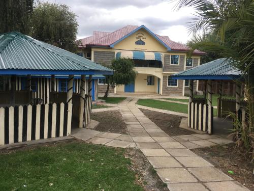 Camp George Guest Lodge in 納紐基