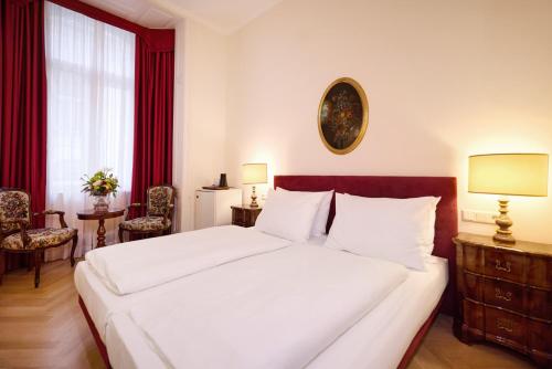 Superior Double Room image 8