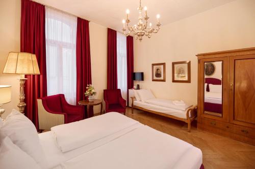 Superior Double Room image 3