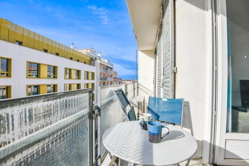 Appart 3 ch avec balcon à la Joliette, Marsylia