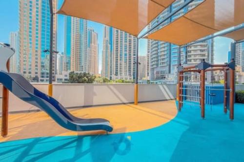 Steps from Dubai Mall Enjoy Dubai Skyline from Balcony Luxury 2 Bedroom Like Home - image 10