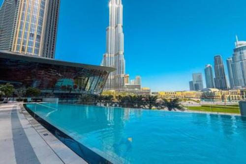 Steps from Dubai Mall Enjoy Dubai Skyline from Balcony Luxury 2 Bedroom Like Home - image 2